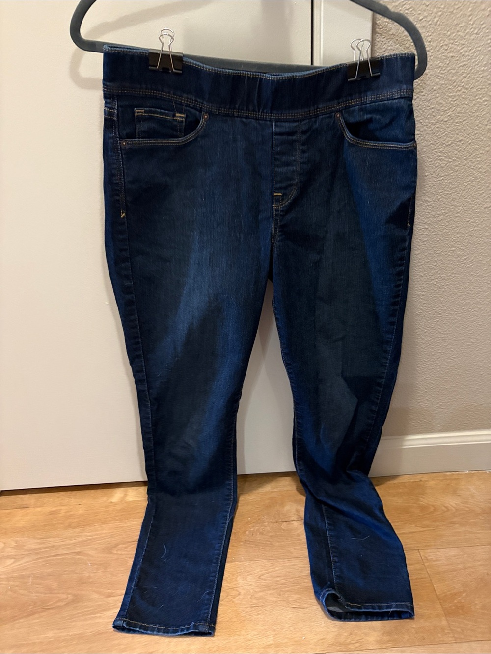 Levi pull on jeans